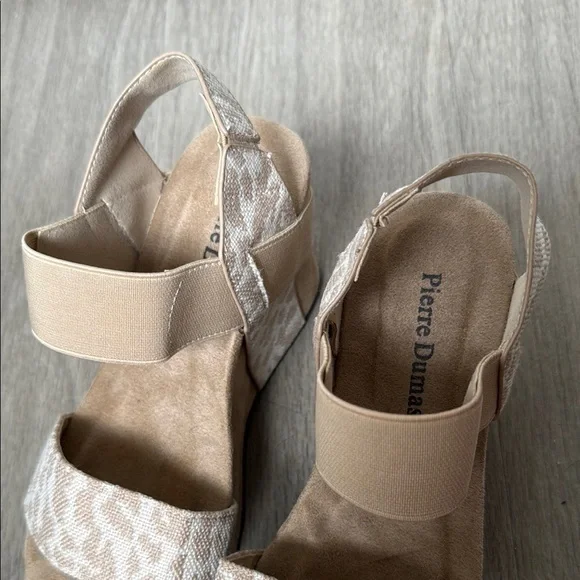 Pierre Dumas Tan Sandals Size 6.5/ 8 cm height - Picture 6 of 8